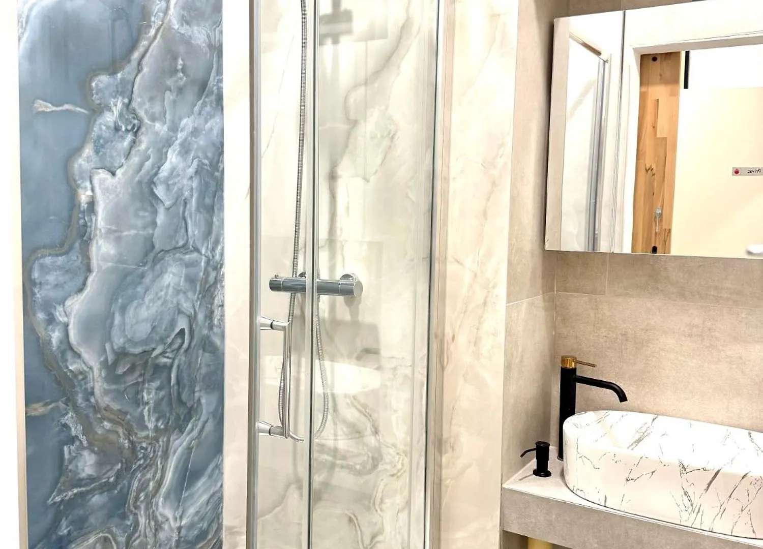 Central Vienna Apartment 140 M2